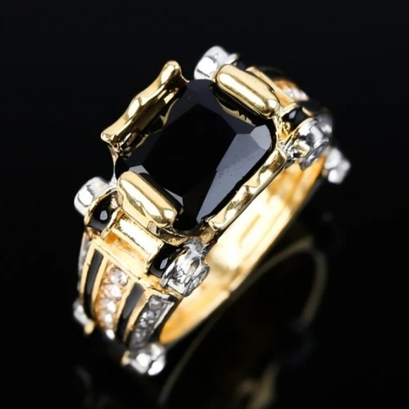 Mens ring size 13 it is new 925 silver black stone , featuring cubic zirconia - Picture 1 of 3